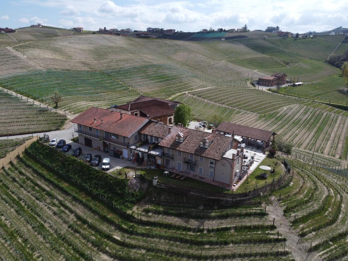 Agriturismo Cascina Sciulun Monforte dʼAlba Εξωτερικό φωτογραφία