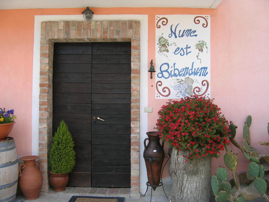 Agriturismo Cascina Sciulun Monforte dʼAlba Εξωτερικό φωτογραφία
